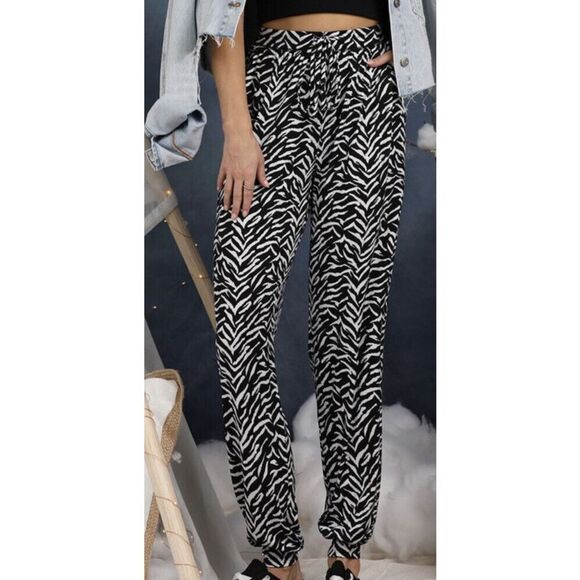 Nixexis Plus Size Pocketed Elastic Waist Draw/Stri Banded Stretch Pants Size 1XL - Picture 1 of 4